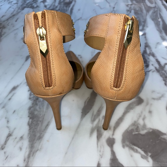 Vintage Fergie Nude Pointy Toe Heels Gold Ankle Strap - Picture 6 of 9